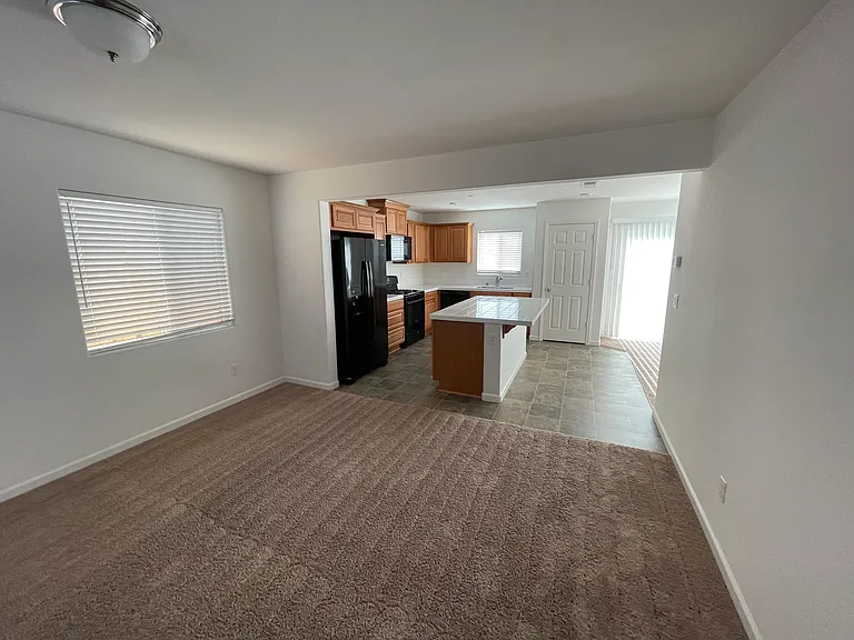 385 Ostrander Ave — Photo 4