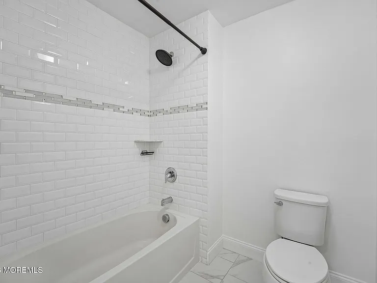 16 Emily Ct — Photo 30