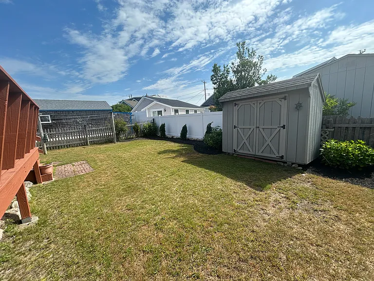 25 Champlin Ave — Photo 16