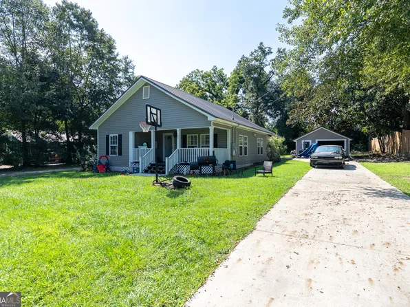 183 Baggs Ave SE, Pelham, GA 31779