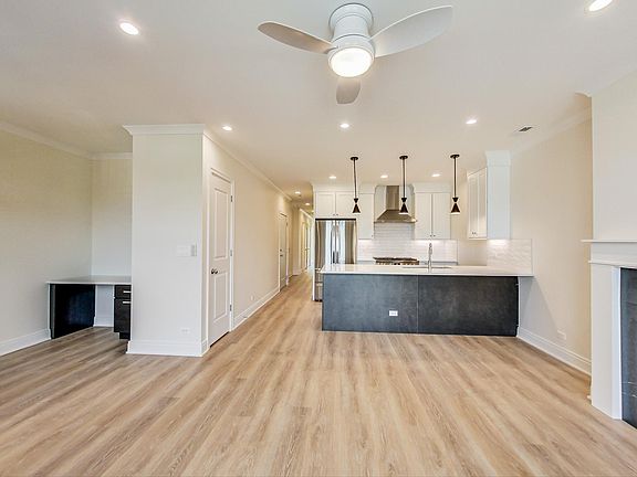 5th image of 4311 N Western Ave #2
