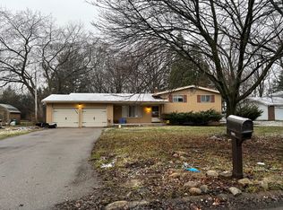 1031 Cabot Dr, Flint, MI 48532