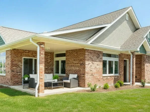 437 Stearn Dr #437, Genoa, IL 60135