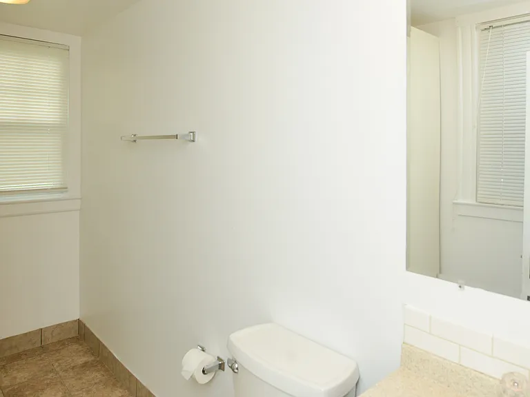 390 Clinton St — Photo 12