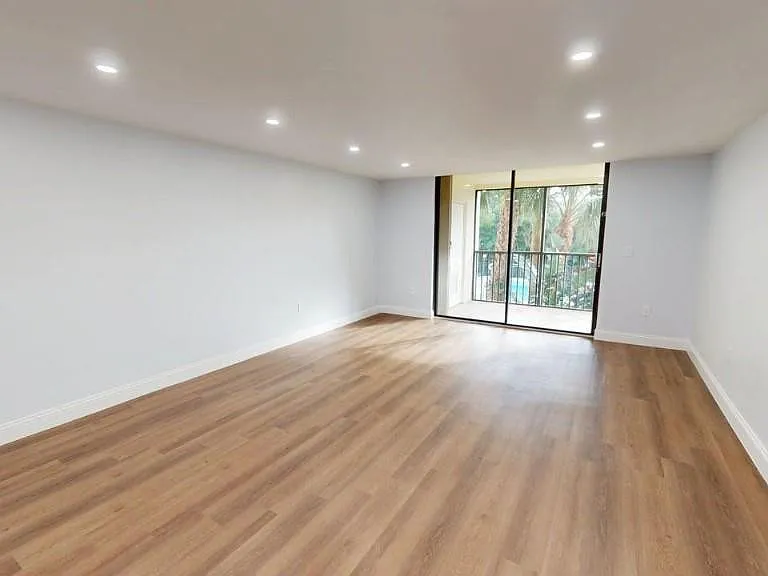 1555 S Federal Hwy #206 — Photo 12
