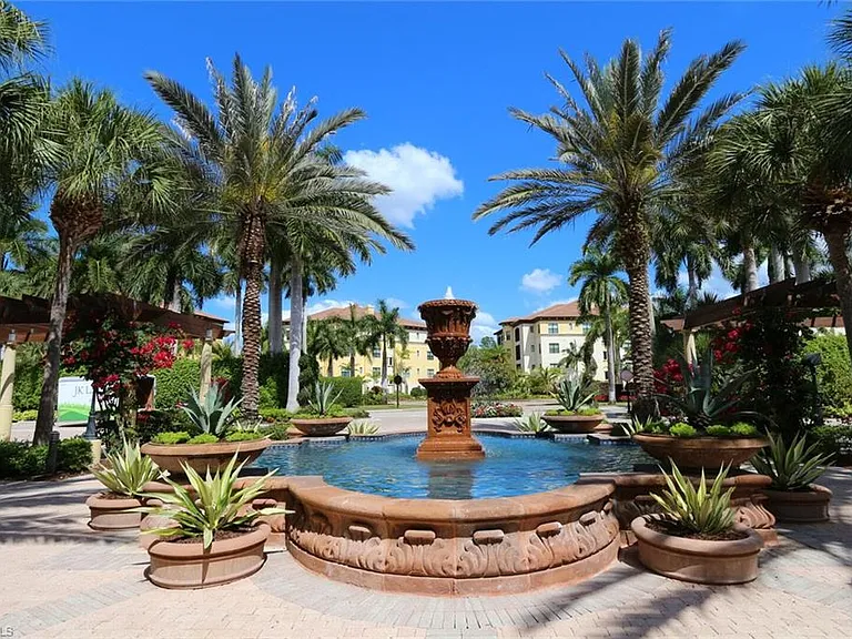 2868 Tiburon Blvd E #102 — Photo 30
