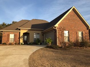 1607 Creekside Ln, Demopolis, AL 36732