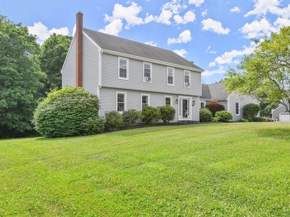 77 Meadow Ridge Lane, Guilford, CT 06437