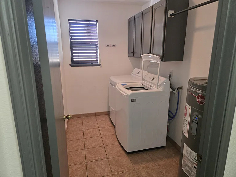 801 S 22nd Pl #A — Photo 5