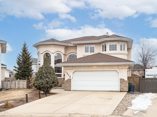 1213 115a St NW, Edmonton, AB T6J 6Z3