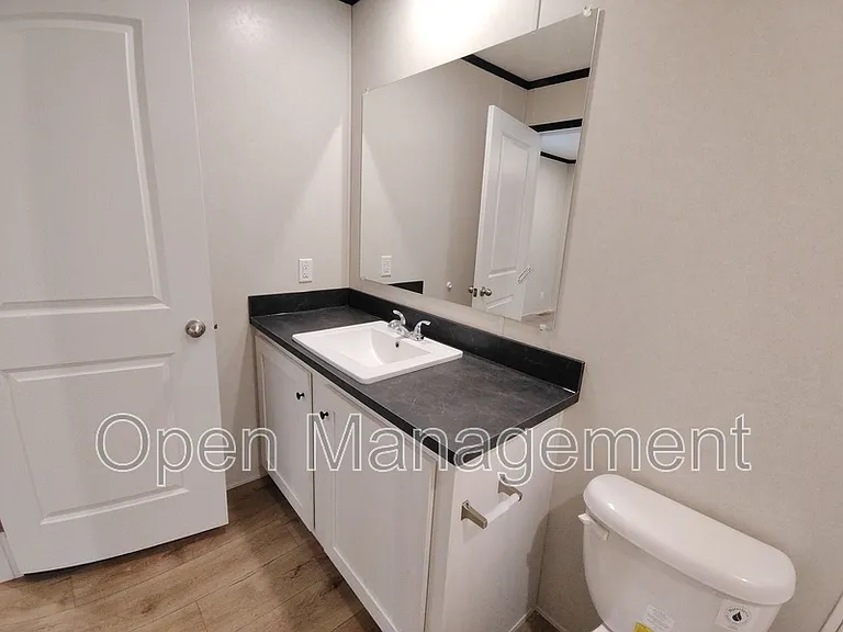 136 Erin Ln — Photo 17