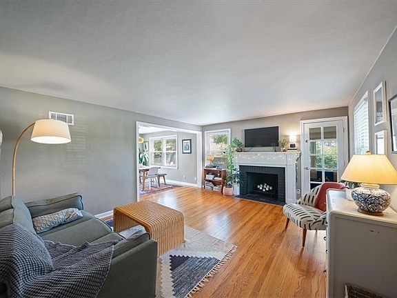 4th image of 6557 Holmes Rd