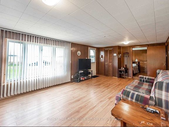 5th image of 6 Lake Rd