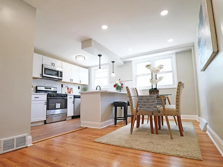 227.1 Gramercy Dr — Photo 4