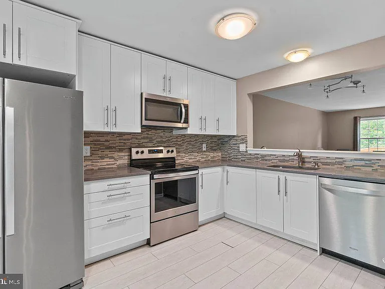 8 Wessex Ct — Photo 13