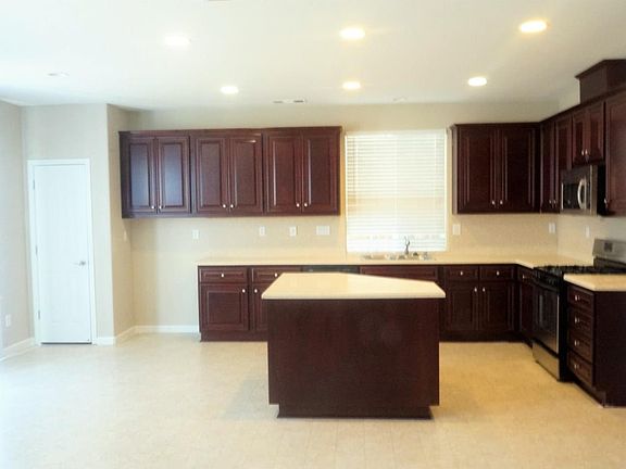 3rd image of 2329 N Rock Creek Dr