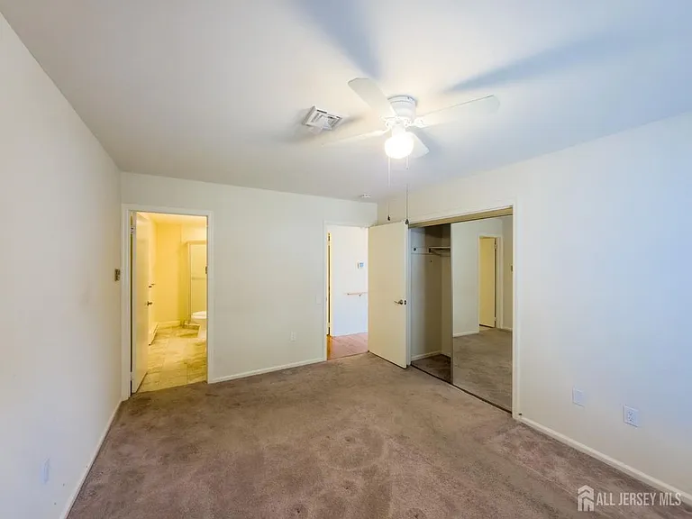 227 Manchester Ln — Photo 13