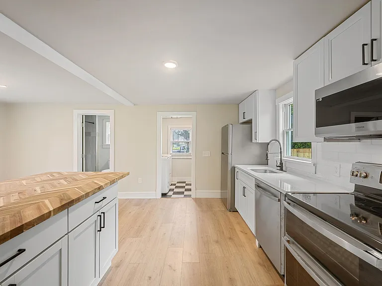 553 Highland Ave — Photo 7