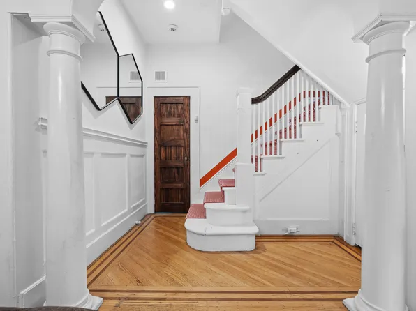 51 Dekoven Court image 12 of 31