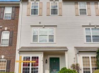 25373 Bryson Dr, Chantilly, VA 20152