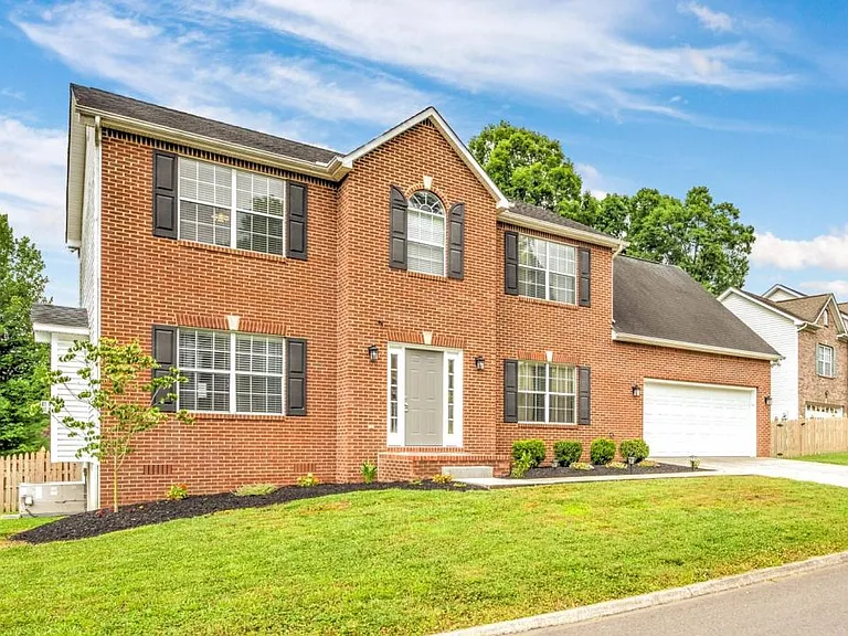 8200 Gallaher Station Dr — Photo 1