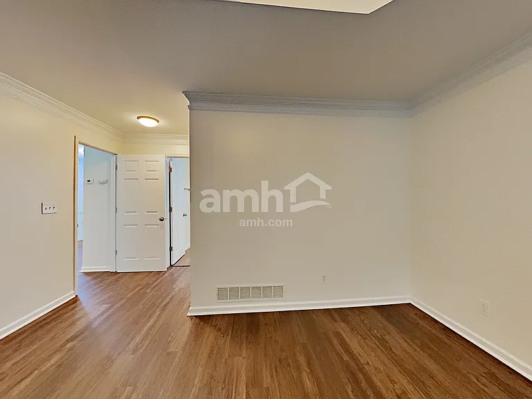 80 Lloyd Dr — Photo 10