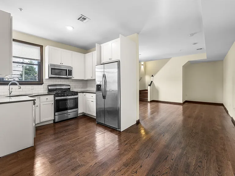 342 Broadway — Photo 2