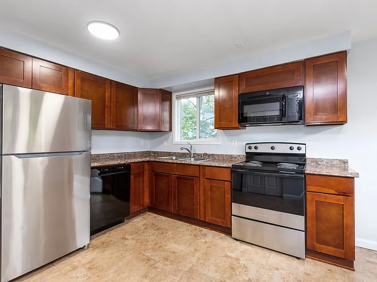 6118 Kenwood Dr — Photo 11
