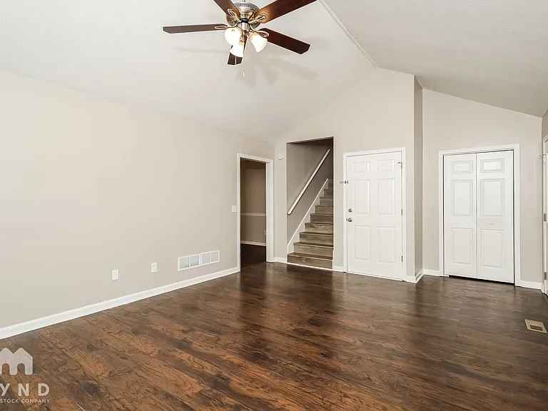 1359 Lakeview Pkwy — Photo 6