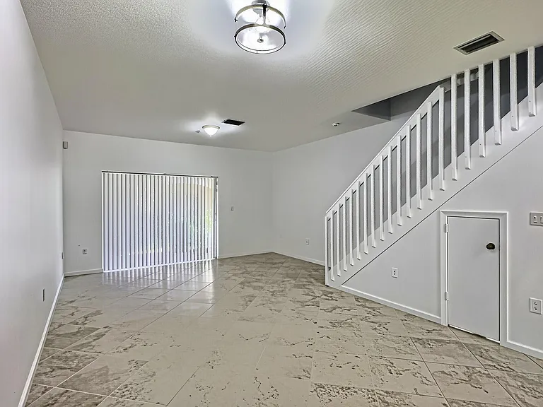 8833 S Isles Cir #8833 — Photo 11
