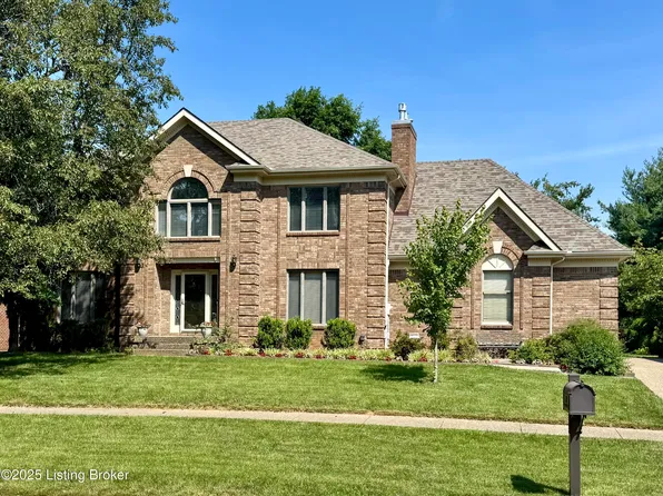 812 Foxfire Dr, Louisville, KY 40223