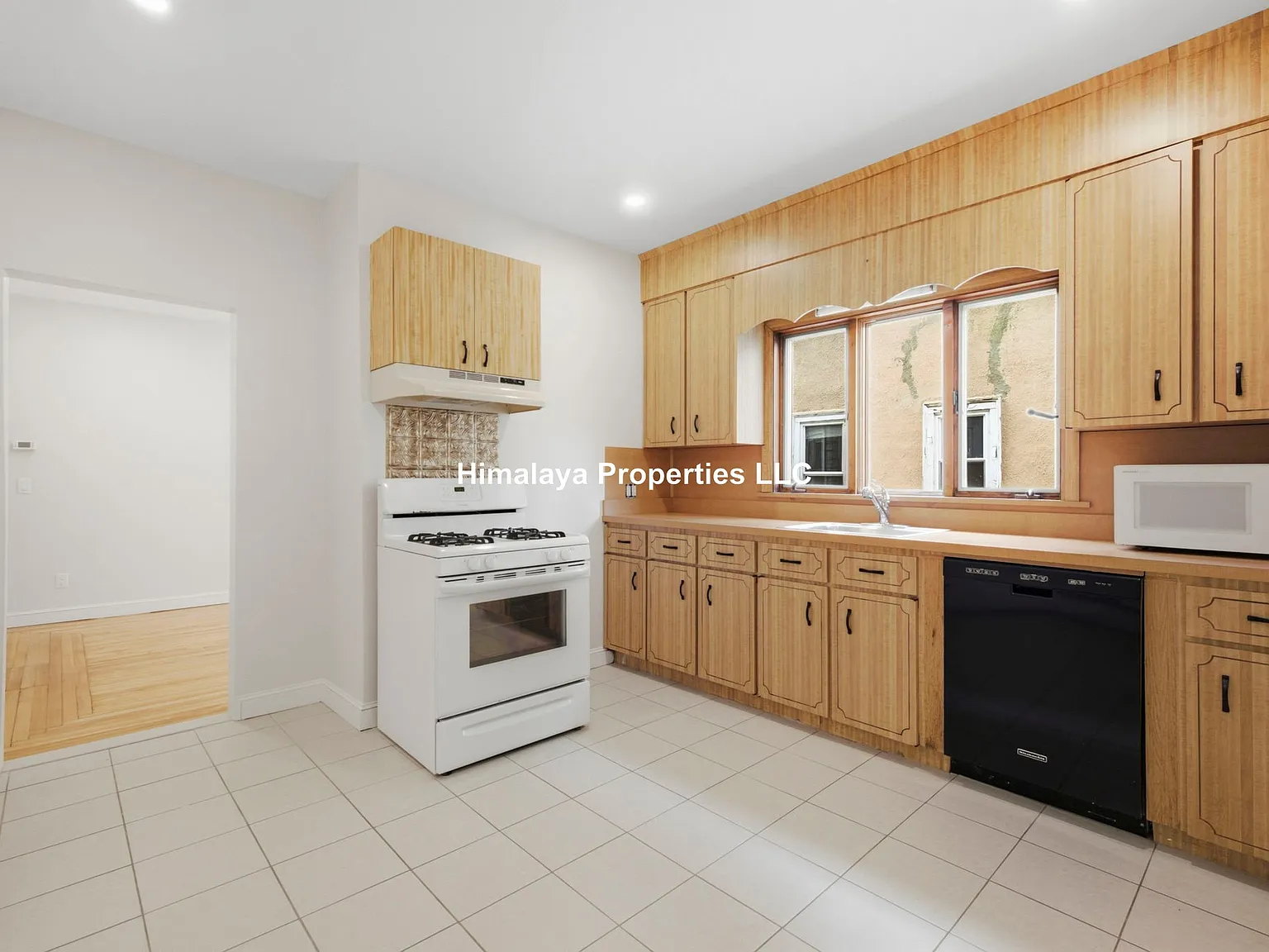 5 bed, $7,500 — Photo 2