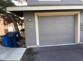 2904 SW Juniper Ave, Redmond, OR 97756