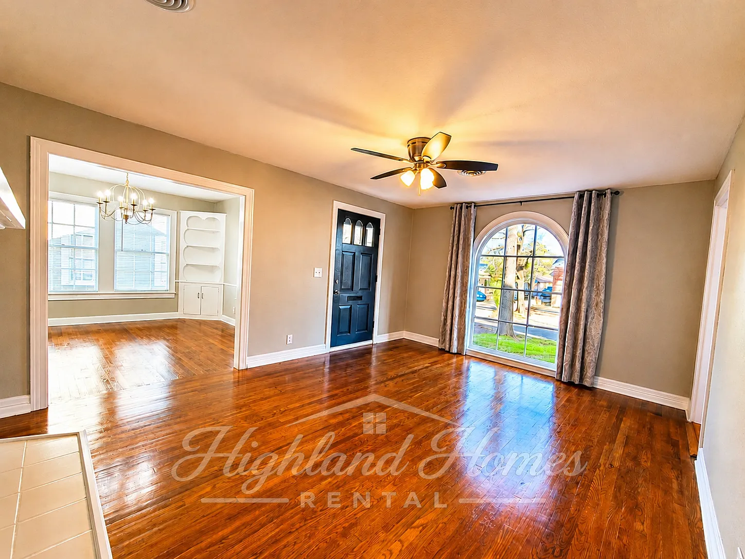 3 bed, 1.5 bath, 1270 sqft, $1,350 — Photo 3