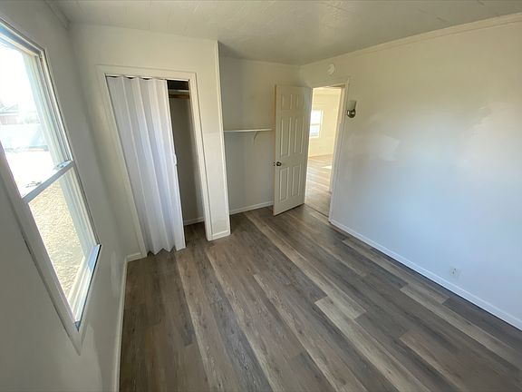 4th image of 402 Wood River Ave