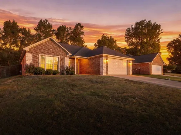 5005 Hidden Acres Dr, Texarkana, TX 75503