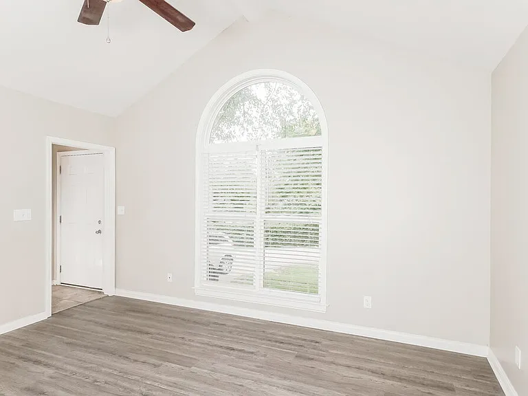 1818 Jefferson Ave — Photo 3