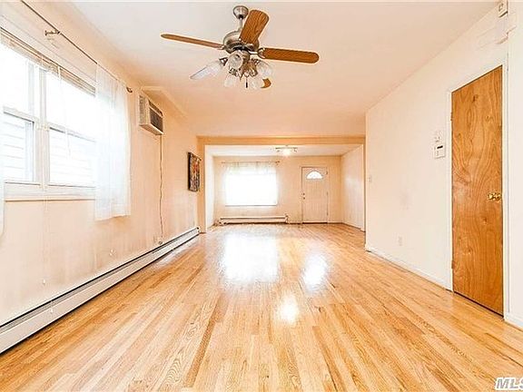 3rd image of 10913 Van Wyck Expy E