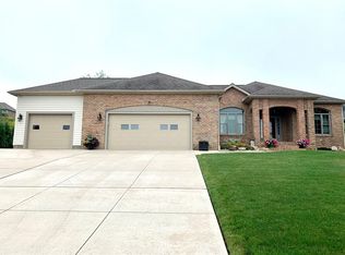 5365 Windcrest Dr, Erie, PA 16510