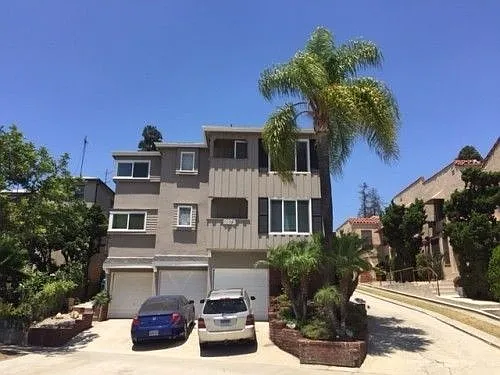 Building Photo - 3373 Rowena Ave #10