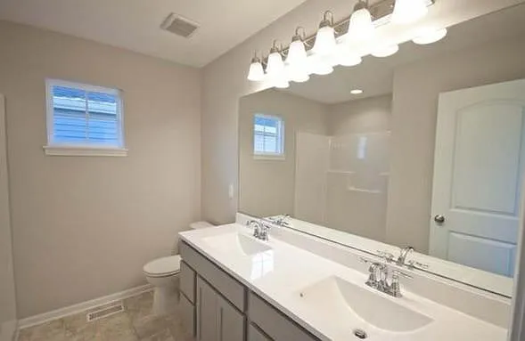 1077 E 115th Ln — Photo 5