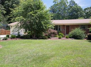 216 Forest Park Dr, Matthews, NC 28104