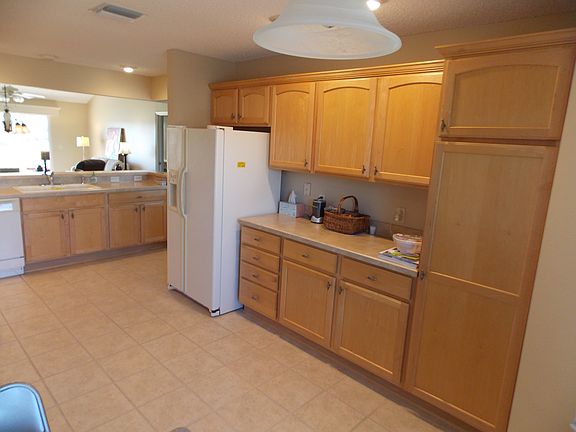 5th image of 1761 Lakewood Dr