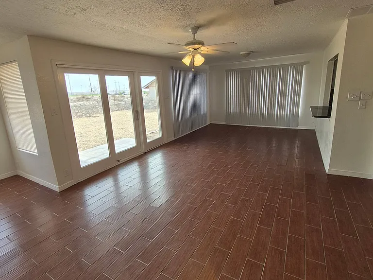 6644 Mariposa Dr — Photo 47