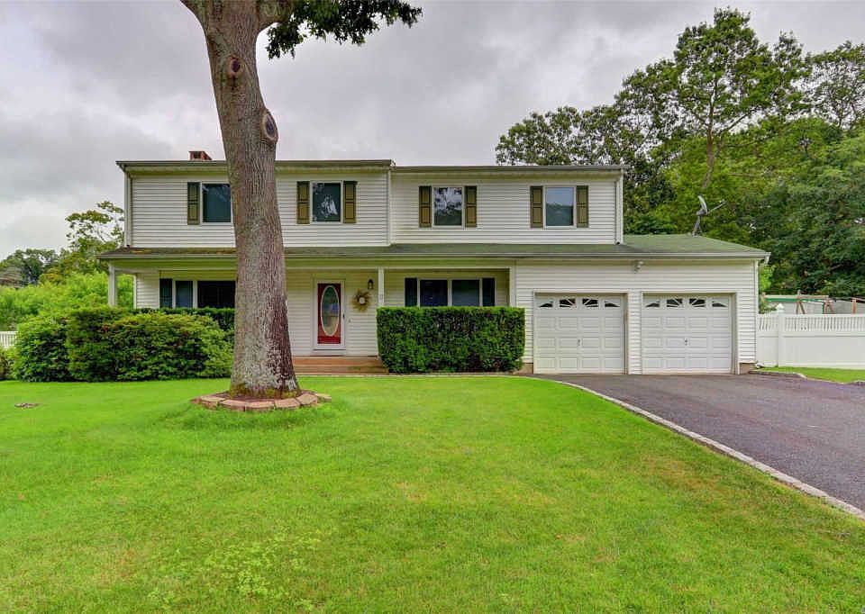 1st image of 11 Sherry Ln