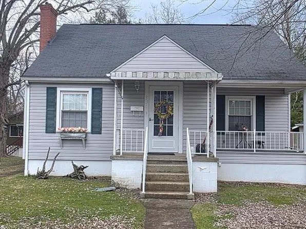 330 Woods Ave, Oak Hill, WV 25901