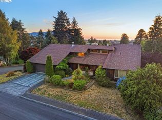 162 Hemlock St, Seaside, OR 97138