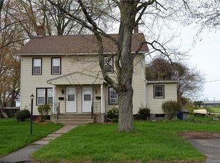 51 Oak St, Enfield, CT 06082