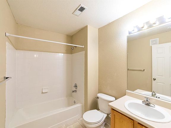 4th image of 5255 Memphis St Unit 121