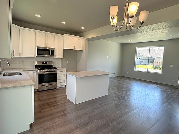 3rd image of 9507 E Michielli Ln